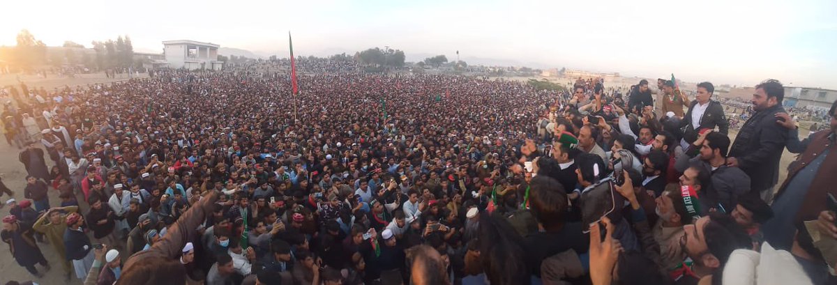 PTIofficial's tweet photo. کوہاٹ ورکرز کنونشن  #کوہاٹ_کپتان_کا https://t.co/R3vDwVqPrN