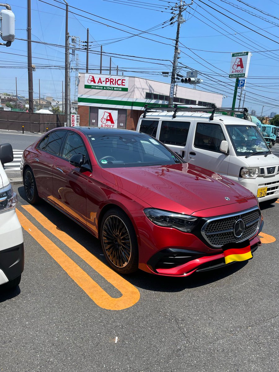 AudiTDI2000's tweet photo. メルセデスベンツ好きの皆様 (PART2)

これって珍しいベンツなの？笑

ちなみに仮ナンバーだよ笑
詳しい人なら分かりますよね？アレですよね😆
#メルセデスベンツ #車好きと繋がりたい https://t.co/9bdlX6fiFN