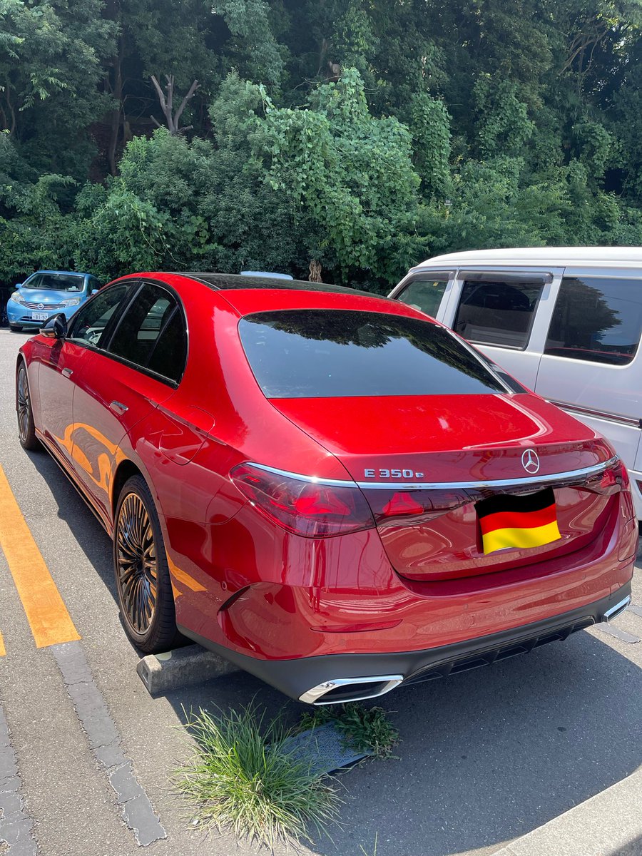 AudiTDI2000's tweet photo. メルセデスベンツ好きの皆様 (PART2)

これって珍しいベンツなの？笑

ちなみに仮ナンバーだよ笑
詳しい人なら分かりますよね？アレですよね😆
#メルセデスベンツ #車好きと繋がりたい https://t.co/9bdlX6fiFN