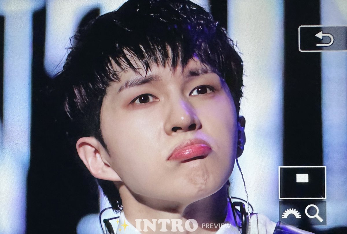intro_v's tweet photo. 231210 CONTINUUM 콘서트 프리뷰
#KEN #켄 #이재환 #VIXX #빅스 @jaehwany0406

귀여운 얼굴과 그렇지 못한 바디🔥🔥 https://t.co/ipN2gH72e2