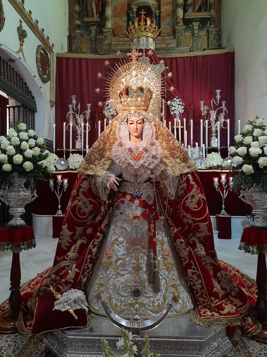 🔴 Nuestra Señora de la Soledad Coronada, expuesta en devoto besamano a los fieles en este domingo 10 de diciembre.

#SoledadPuertaDelCielo