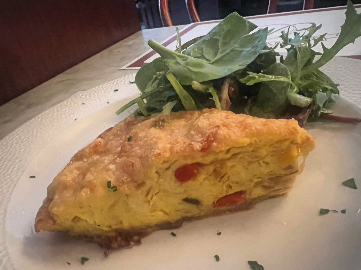 Sundays were made for frittatas — our @mannysbistrony frittatas, that is. (They are *delicious*.) Come have a taste! 
#mannysbistro #frittata #frittatas #vegetarian #vegetarianfood #brunch #nycbrunch #brunchnyc #newyork #newyorkcity #newyorkbrunch #NYC