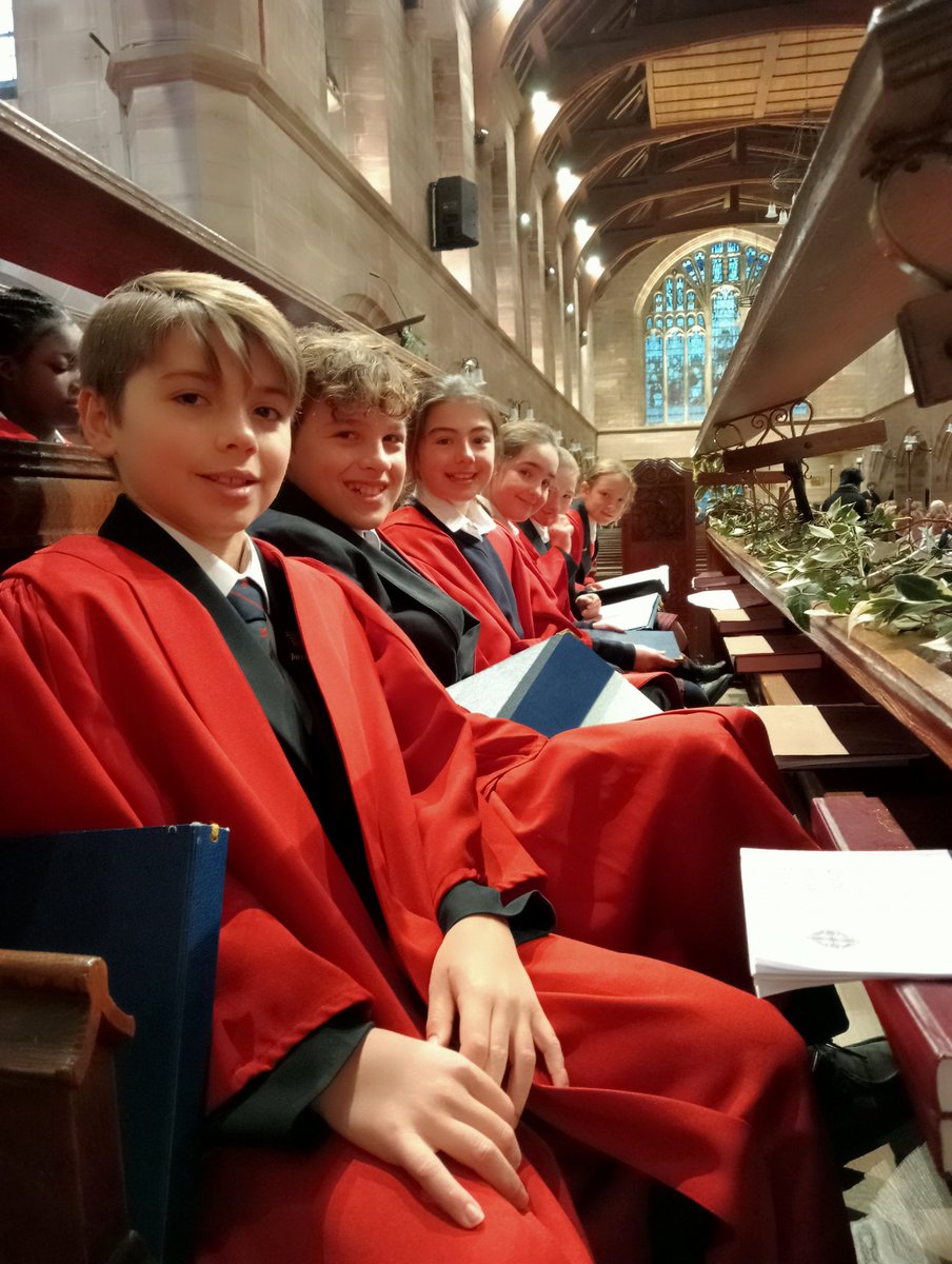 SedPrepMusic's tweet photo. Fabulous singing at Sedbergh Chapel this morning. Senior Choir sang beautifully! #MakingMusic #MakingMemories #CrickeyThatsALotOfPeople #Advent #SingingTheirHeartsOut https://t.co/llDeViC0gg