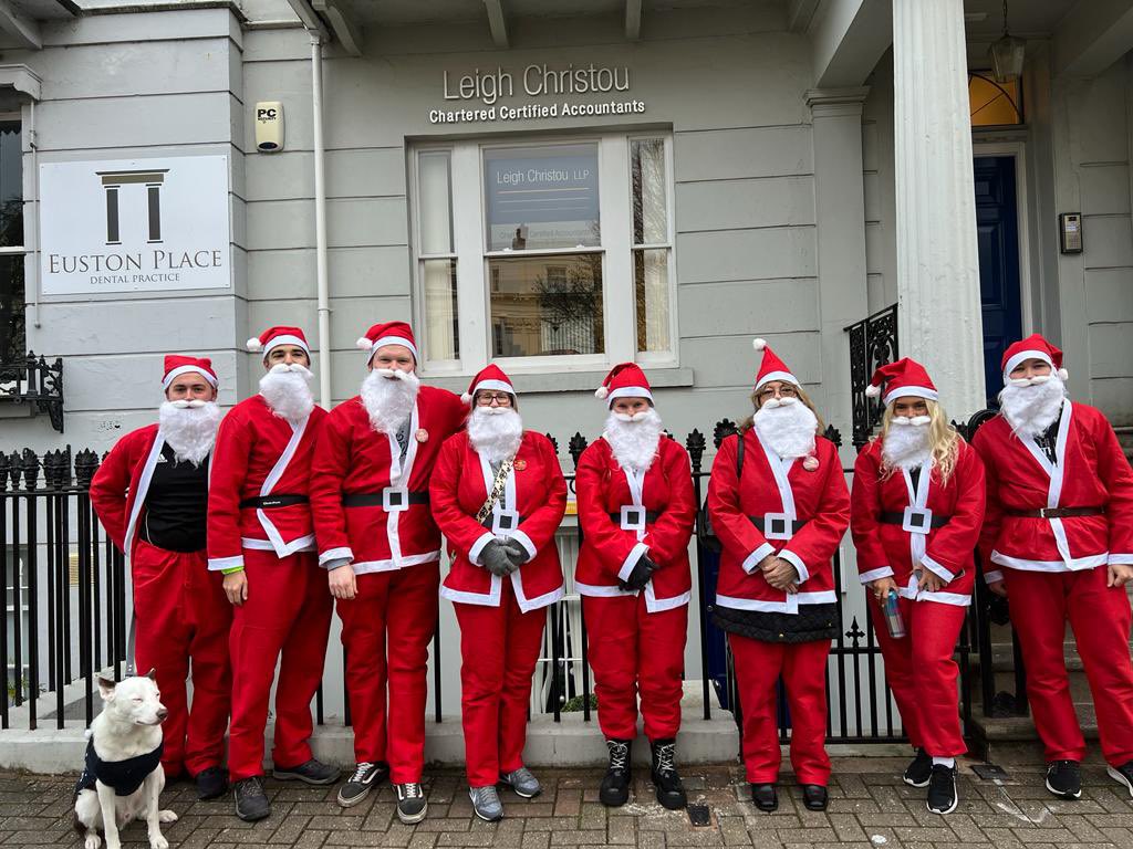 LeighChristou's tweet photo. They’ve done it! Well done to our Leigh Christou Santa’s and everyone else who completed the 5k Santa Dash in aid of @MytonHospices 🎅🏻❤️#leamingtonspa #santadash #5k #charity #warwickshire #christmas #myton #accountants #coventry https://t.co/OezqafC8vT