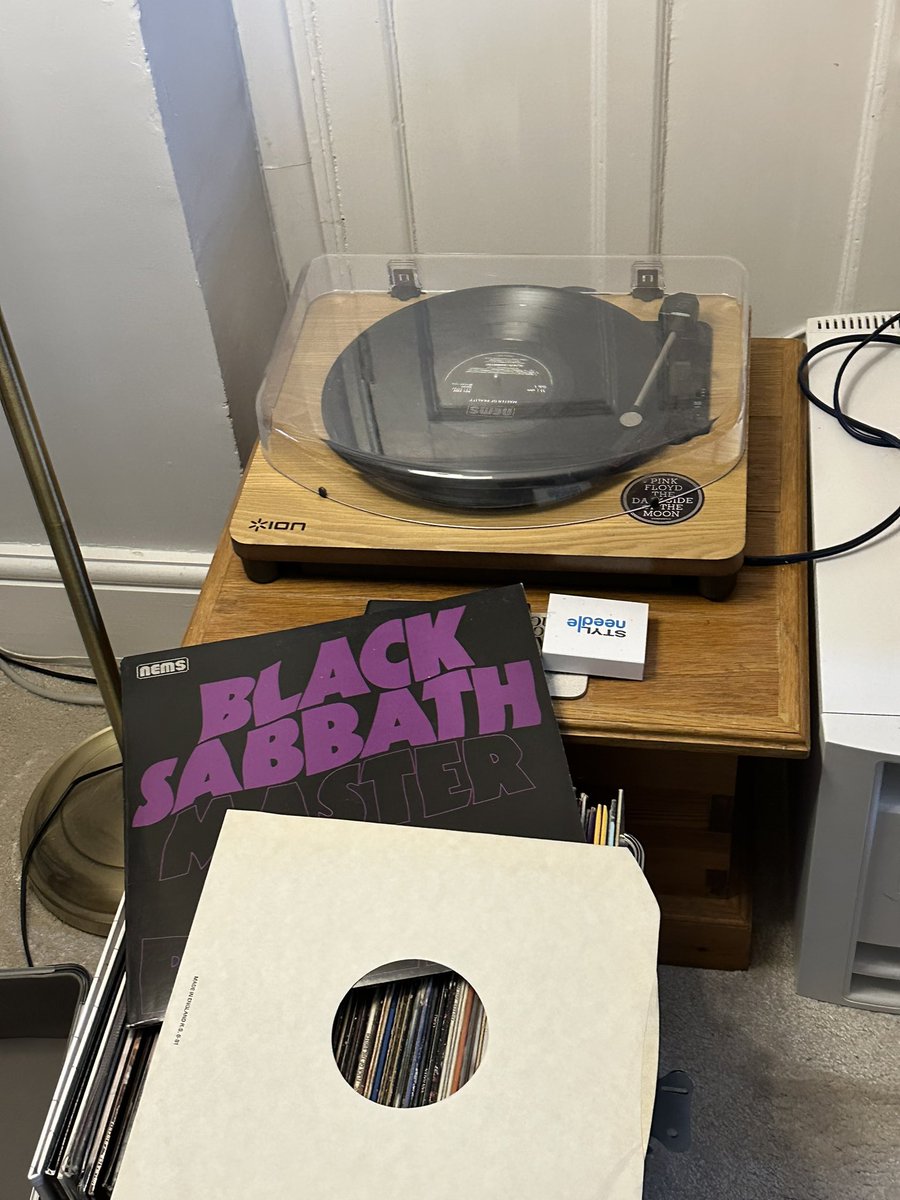 Love a bit of vinyl whilst putting up the Christmas tree