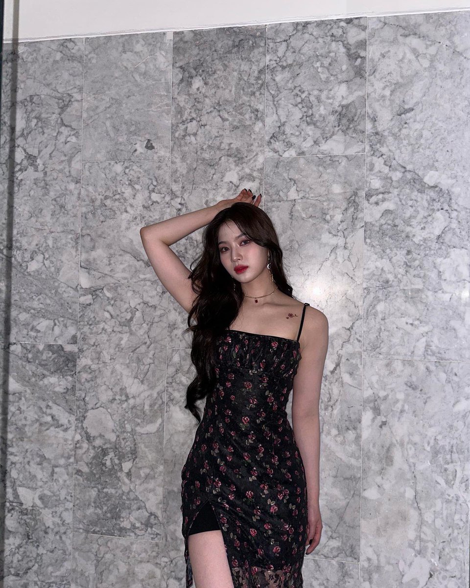 24_chap's tweet photo. 이여자가지금여자무서운줄모르고 https://t.co/Zy1ABfqkzH