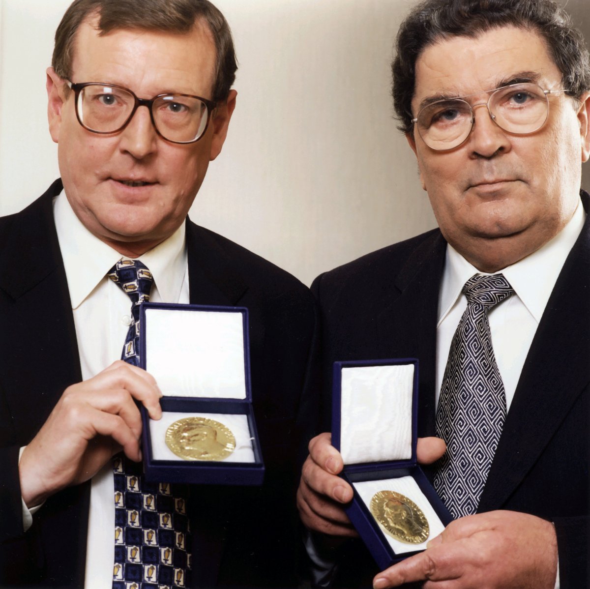 On this day 25 years ago, John Hume and David Trimble were awarded the Nobel Peace Prize for their efforts to find a peaceful solution in the form of the Good Friday Agreement. When announced the Norwegian Nobel Committee said... [1/4]