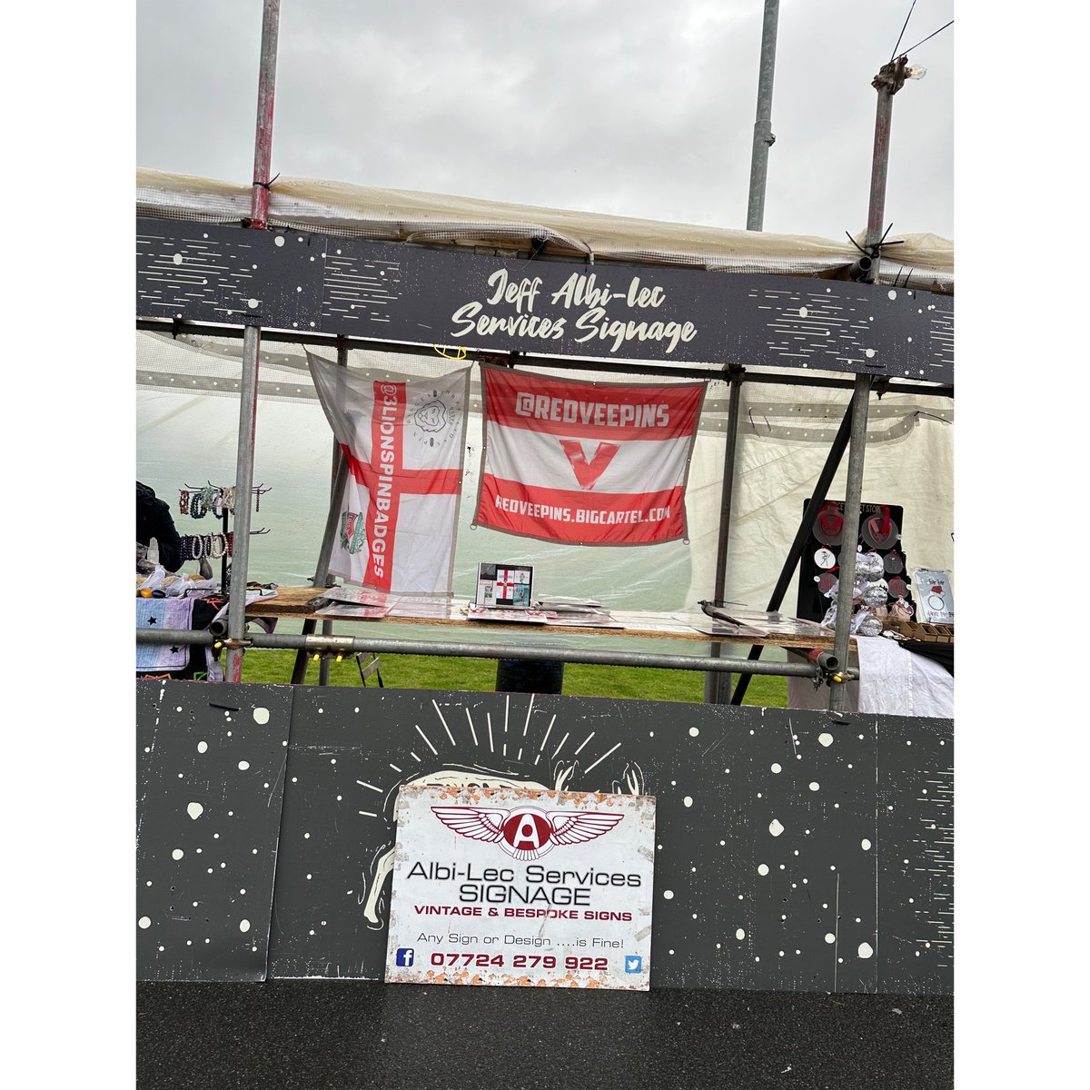 RedVeePins's tweet photo. Get down to Ruskin for all your badge and sign needs - last minute Xmas presents!! 

https://t.co/0aqMWQLyYP 

https://t.co/4Qy19nPRJ2 

@3LionsPinBadges @albilec @mjb169 @StevePrescott1 @SPFCHARITY @AdeCunliffeSPF @gerardcoaches @DaveHowarth1 @independentsth @ruskinsthelens https://t.co/sPN2h4xmON