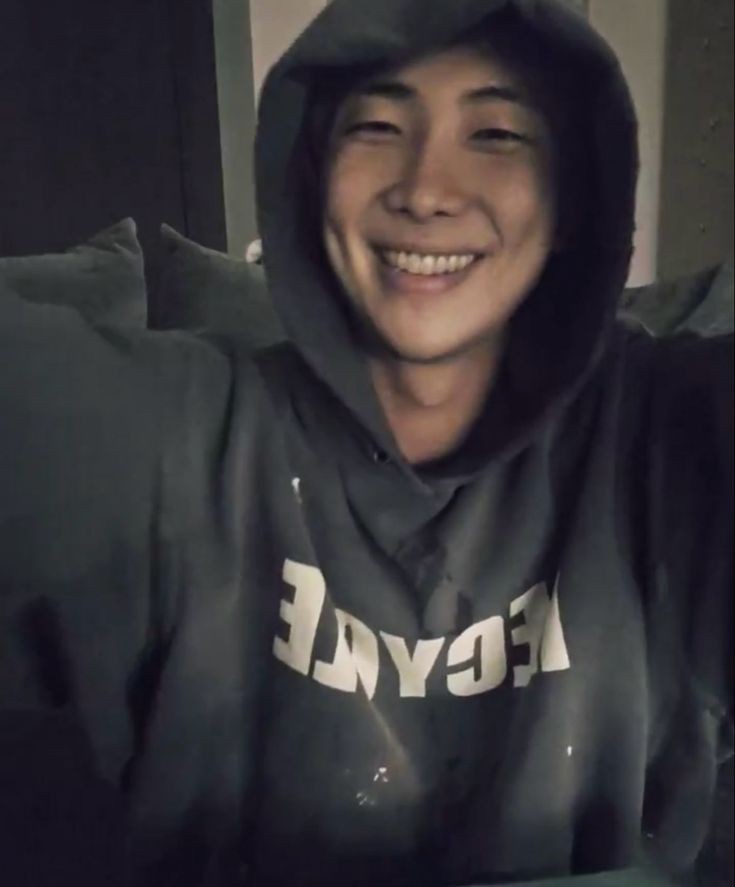 Joonsbase's tweet photo. "I want to be someone that is always by your side even when im not next to you."  You already are namjoon💙

WE WILL WAIT FOR YOU NAMJOON
WE WILL WAIT FOR YOU RM https://t.co/vaf6nu6lUP