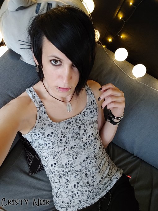 Do i look cute? :3 https://t.co/VxFkdnhzJm