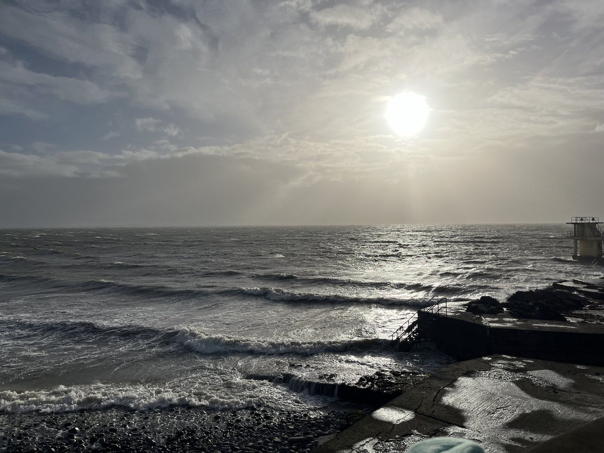 CiaranMagee's tweet photo. @CarlowWeather Salt hill is wild but stunning. https://t.co/OOvI32bO6F