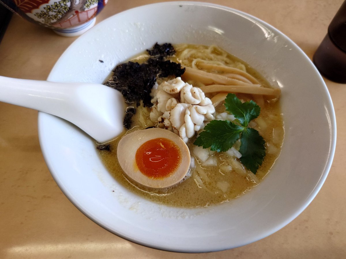 中華そば よしかわ 上尾店の
真鱈の白子濃厚ラーメンを
羂索ラーメンと
呼んでいるのは
ナイショだw

#よしかわ@上尾
#呪術廻戦 
#羂索 