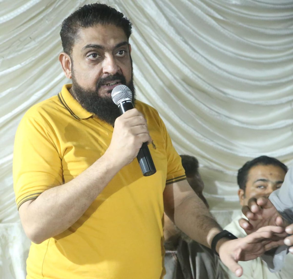 MSfyan3's tweet photo. مورخہ 9 دسمبر بروز ہفتہ
کراچی کے مسائل کا حل صرف متحدہ قومی موومنٹ کے پاس ہے، سینئر ڈپٹی کنوینر ایم کیو ایم پاکستان سید مصطفی کمال کی نارتھ ناظم آباد ریذیڈنس کمیٹی کے زیر اہتمام مختلف شعبہ ہائے زندگی سے تعلق رکھنے والے افراد سے فکر انگیز گفتگو...!!!
#MQMPakistan 
#MustafaKamal https://t.co/XigNxPUjYQ