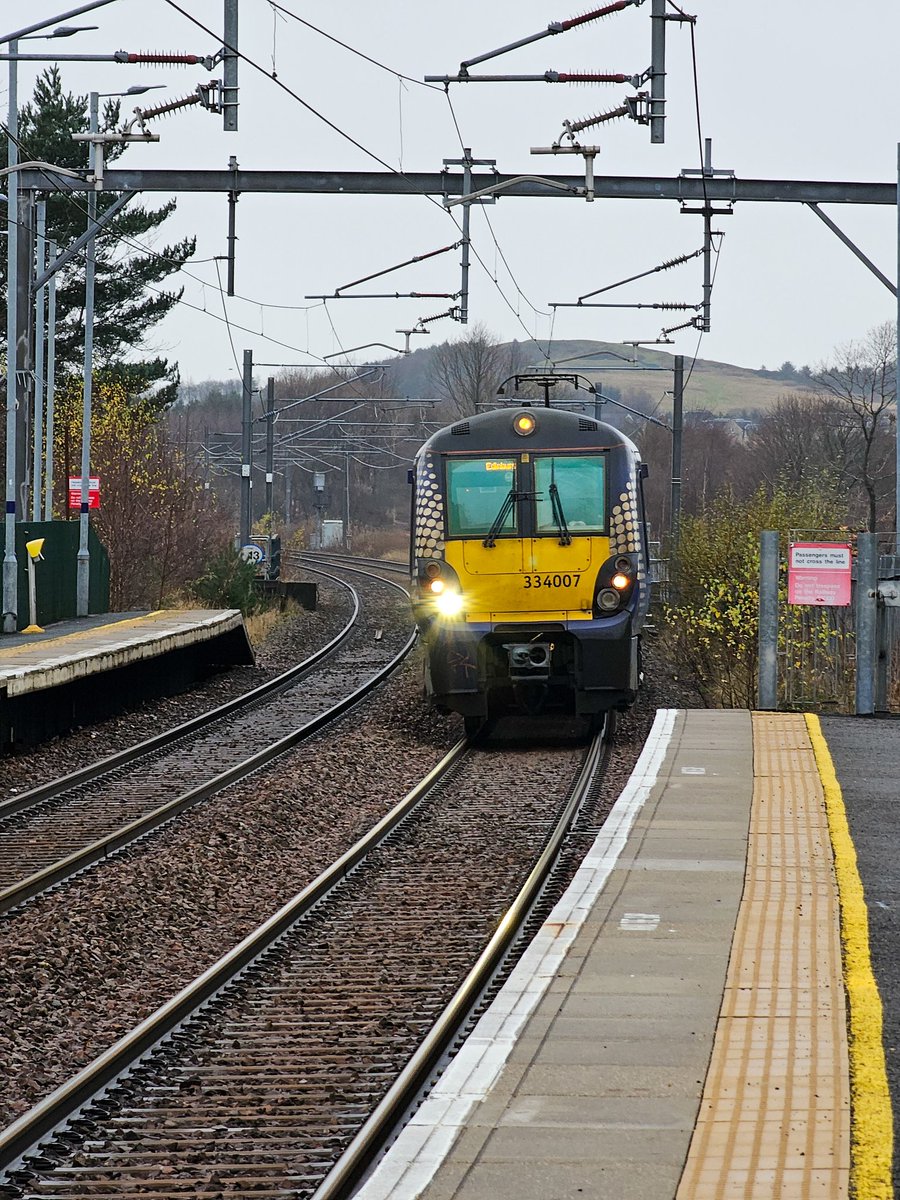 Sunday's are made for riding trains: @ScotRail 334 007 on its way to #EdinburghWaverley. Cue those jingle bells, its shopping time! 🎁🎄 #scotrail #class334 #christmas #shopping #trains #trainspotting