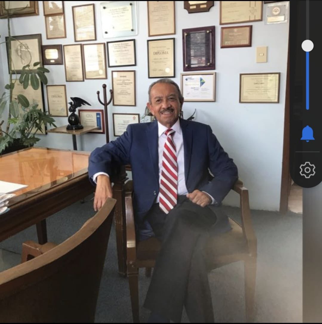 Hoy se nos adelanta en nuestro camino a la eternidad, Don Rodolfo Cruz, queridísimo amigo, asegurador profesional, todo un personaje, siempre sonriente.