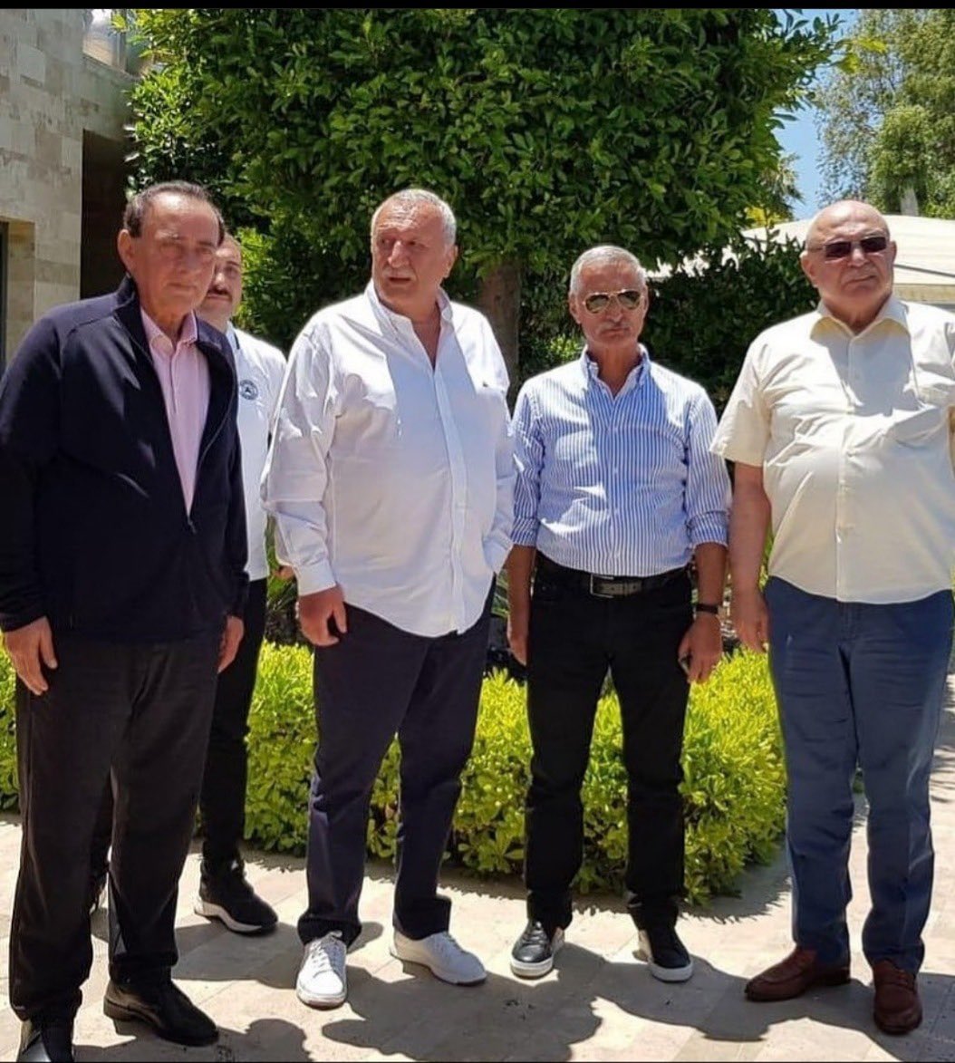AryanTarantino's tweet photo. 1- Mehmet Ağar

Spordan siyasete, milyonluk ihalelerden uyuşturucuya, mafyadan devlette çeteleşmeye, Baronlar ile kanka olmaktan adalet ve içişleri bakanlığına uzanan karanlık ve kullanışlı bir devlet aparatının hikayesi, Fatih Terimin koruyucu meleği
DERİN Mehmet ve icraatları https://t.co/OWLWPWbwpO