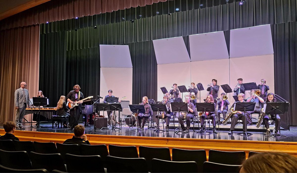 IndianolaHSband's tweet photo. Jazz 1 &amp; Jazz 2 had excellent performances at the SCIBA Jazz Festival in Waukee yesterday!  Solo awards for Jazz 1 went to Keegan Tilley-guitar &amp; Jakob Kjellberg-tenor sax. Jazz 2’s solo awards went to Max Green-tenor sax, Cailey Baker-trombone &amp; Carly Schettler-trumpet. 👏👏👏 https://t.co/z9AZgdbWs6