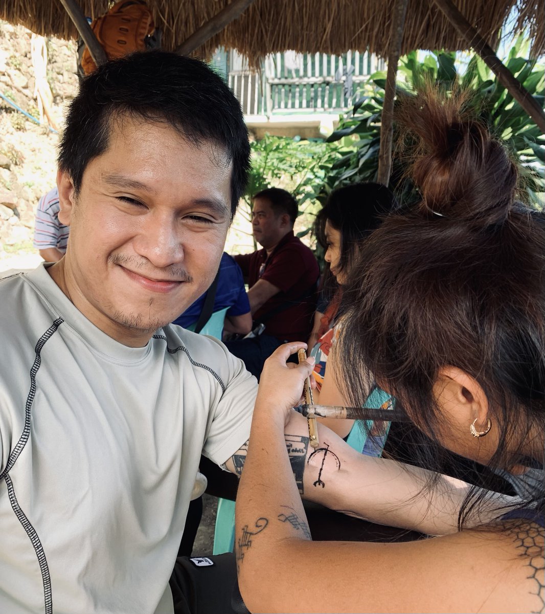 gephre's tweet photo. *insert a ten-paragraph essay about the zooification of Apo Whang Od and how this visit contradicts my entire entry* https://t.co/qQCFyTLZeS