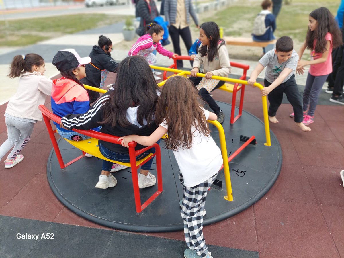 Gabi_DeLa_Vega's tweet photo. Inauguración de la nueva Plaza Belgrano en Avenida Maipú y Don Bosco. 
La Banda de Música  Municipal 🎶🎸🎺acompaño el evento.
Los niños 🧒 y niñas 👧🏻 disfrutaron los juegos, la kermese y especialmente el nuevo juego "Saint Christopher"  diseñado para este espacio. 

#AtúLado 
#GestiónWalterVuoto