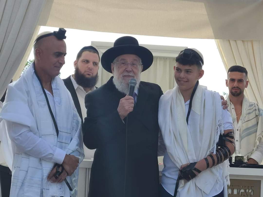 "My father was also murdered. My mother was murdered too. And I, like you, was orphaned when it was time for my Bar Mitzva," said Rabbi Yisrael Lau to Ariel Zohar, who marked his Bar Mitzva yesterday.

Ariel's parents, Yaniv and Yasmin, lived in Kibbutz Nir Oz and were among