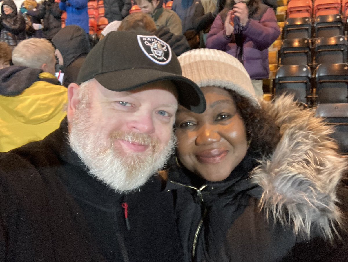 📷 It was great to meet <a href="/EwanOtoo/">Ewan Otoo</a>’s mum again yesterday after an earlier chat at Cappielow last month. 

Ewan’s mum is rightly very proud of her son and was pleased to hear how highly he is rated by Pars fans.