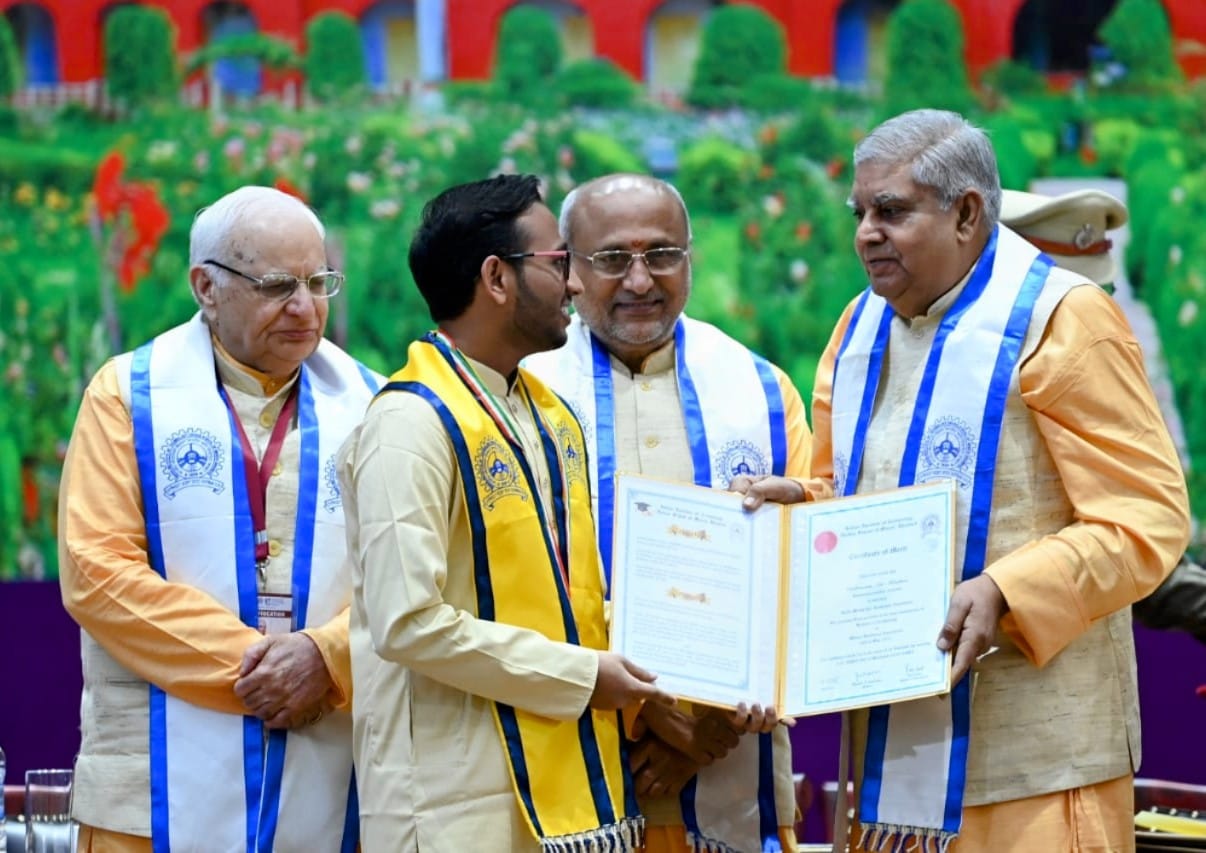 आपकी डिग्री आपके समर्पण, दृढ़ता और क्षमता का प्रतीक, जगदीप धनखड़ ने… - Your degree is a symbol of your dedication, perseverance and ability, Jagdeep Dhankhar…