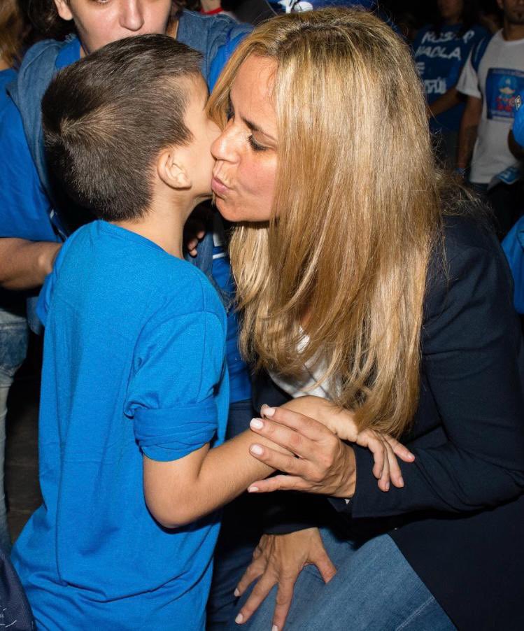 DanielaLeonTW's tweet photo. Quiero agradecer al gobernador @maxipullaro, a la vicegobernadora @GiScaglia y a @vicky_tejeda, futura Ministra de Igualdad y Desarrollo Humano, por invitarme a formar parte de su gestión como Secretaria Provincial de Niñez, Adolescencia y Familia. https://t.co/5gWN7ALdYd