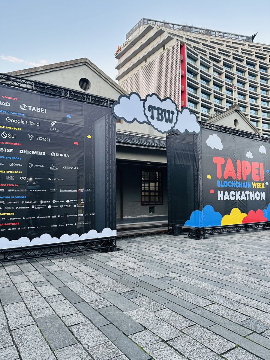 _weswen's tweet photo. We are excited to be here at @TaipeiWeek, not only to promote our product and solution but also to collaborate with more projects. It's a pleasure to meet so many brilliant crypto OGs and teams.

Are you ready?

@coolwallet ❤️ #TBW2023 https://t.co/1ShdZHWKm9