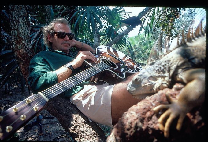 But living in the briar patch ain't what it appears
Sooner or later you've got to face your fears
I heard it from the parrot verbalizing in the tree
I heard in the songline of the aborigine

Off to see the lizard….