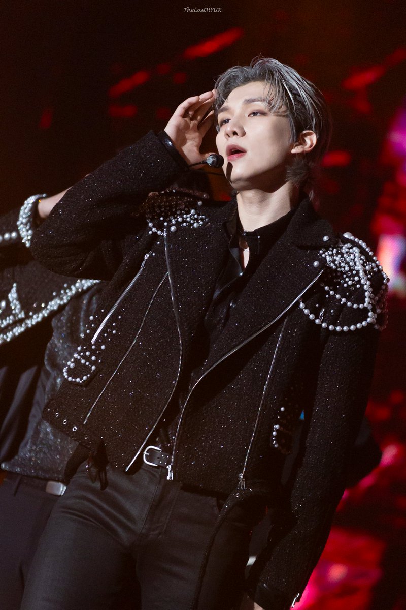 The_Last_Hyuk's tweet photo. 20231210 VIXX LIVE FANTASIA : CONTINUUM

조금씩 변해가는 눈빛 
사라져가는 달빛

#빅스 #VIXX
#혁 #HYUK #한상혁
#CONTINUUM https://t.co/2vkWbTSpg2