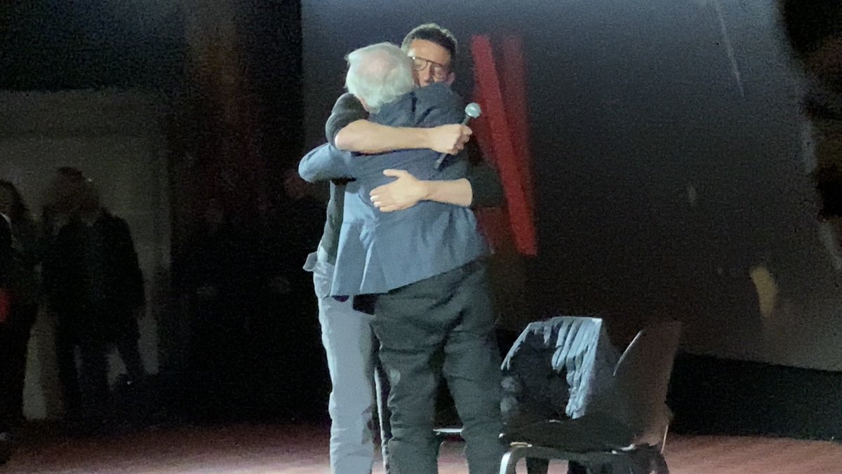 FrontRowFlynn's tweet photo. Exciting screening of @MaestroFilm_ at @ChineseTheatres & #QandA w/writ-dir-prod-star #BradleyCooper, who also plays #LeonardBernstein, & prod (icon) #StevenSpielberg. They were greeted with a 1000 person #StandingOvation!
Keep checking #YouTube #FrontRowFlynn for full video. https://t.co/47V2Bpwa4Z
