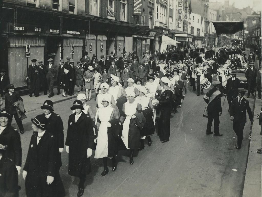 WINDSOR - 1933 - Peascod Street - with the Windsor Hospital Parade (pre NHS!)

#Windsor #PeascodStreet #WindsorHospitalParade1933

@RomneyWeir