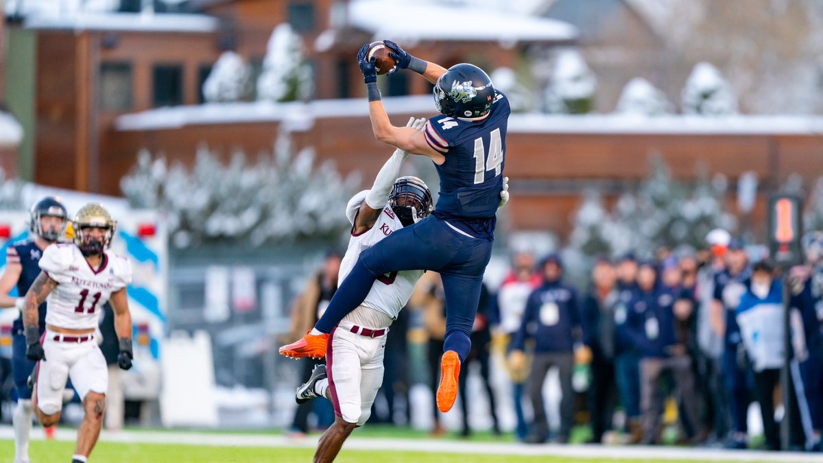 PhotosByJayson's tweet photo. ICYMI: This is just a Flynn Schiele appreciation post! 

11 rec | 181 yards | 2 TDs 
@MinesFootball https://t.co/3TG7M5J0Er