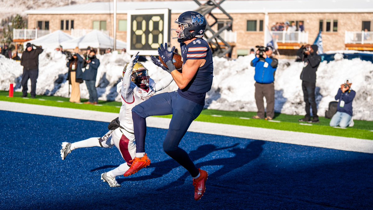 PhotosByJayson's tweet photo. ICYMI: This is just a Flynn Schiele appreciation post! 

11 rec | 181 yards | 2 TDs 
@MinesFootball https://t.co/3TG7M5J0Er