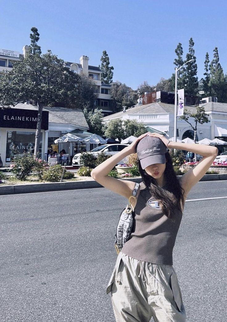 {restarting...}

hello! i'm astrid and I am looking for interactive #moots.

⭒ she / her | '03 | filo
⭒ Infj
⭒ not new to #stantwt &amp; #kpoptwt
⭒ multistan
⭒ lf Carats, Deobi, &amp; Teume but any fandom is welcome!

↻ / ♡ to spread and to be moots. thank you!