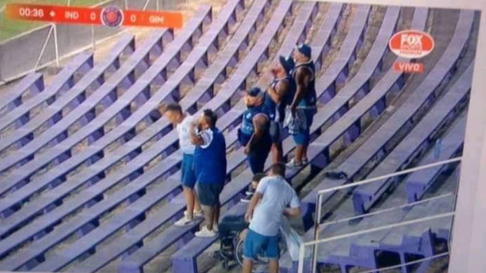 llevaron 23 personas a San Juan jugando por nada pero ojo, llevaron 20k jugando una final, llevaron 6 personas a Uruguay JUGANDO UN CLÁSICO, pero ojo en una final llevaron 20k, cuánta razón tenía la canción alientan si van primero y después todo acabo