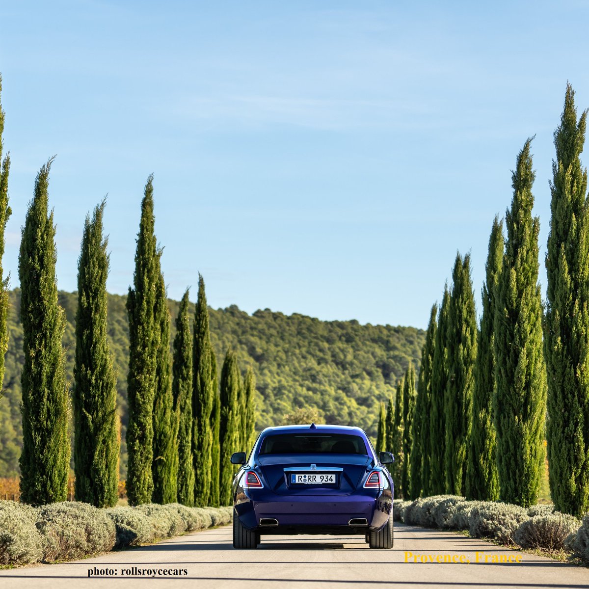 The beauty of Tucana Purple attracts attention and stands out against the natural scenery of Provence - France

#BespokeIsRollsRoyce