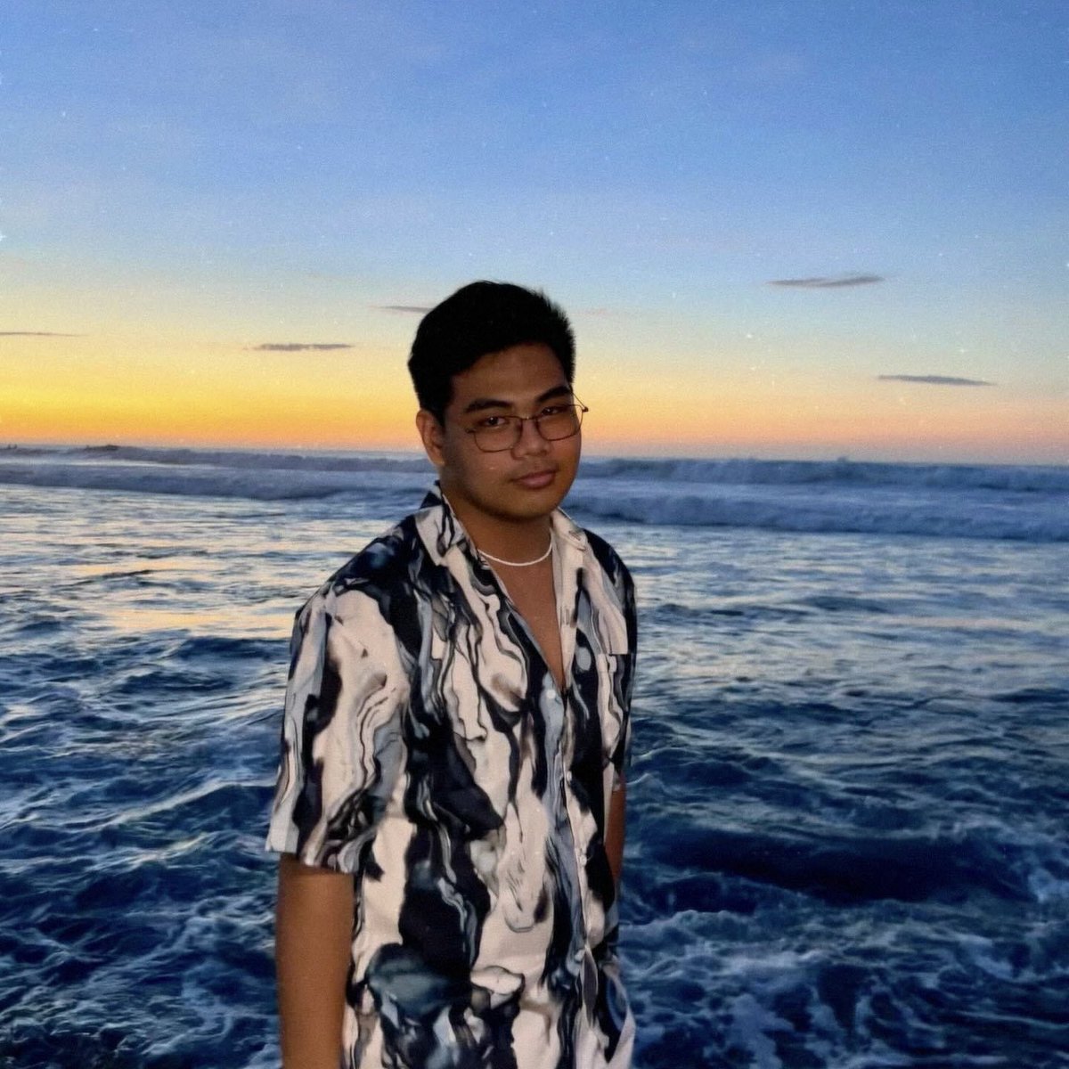 kingsntgo's tweet photo. chasing sunset 🌅🌊 #wheninelyu #sanjuanlaunion #beach #sunset https://t.co/bfX7pHAwsf