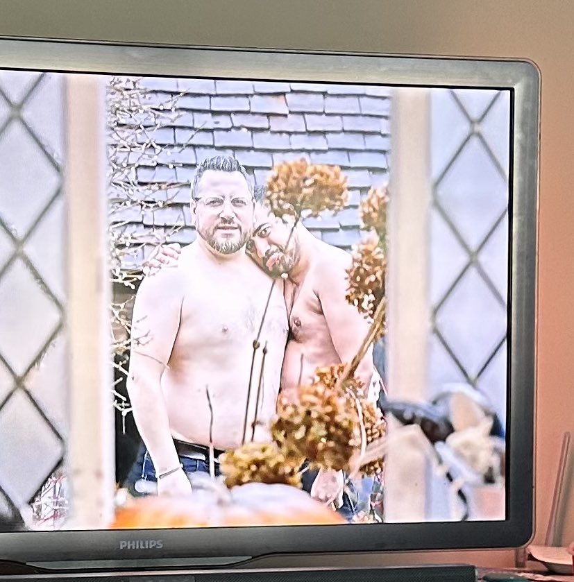 AnnCecilieN's tweet image. The @sortedfood bromance we didn’t know we needed. 😂 #SnowWayOut #SortedFood