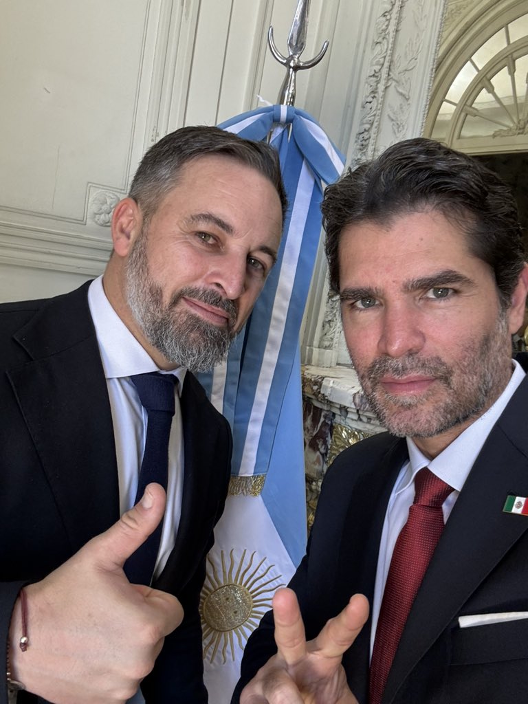 EVerastegui's tweet image. En Argentina, en la asunción del presidente @JMilei con mi hermano @Santi_ABASCAL.
Adiós al comunismo.