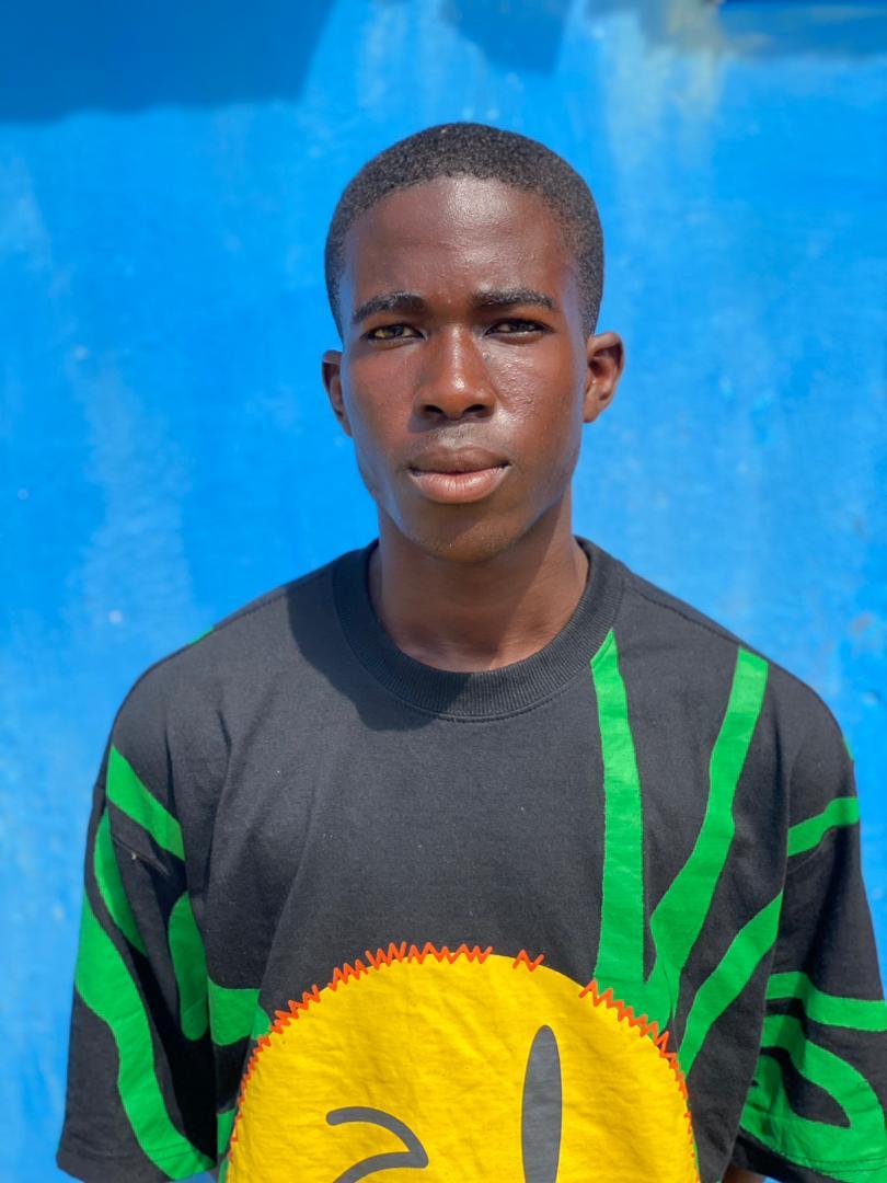 sackey_james6's tweet photo. This is a Solomon Kwetey a brilliant but needy Junior High School graduate  who got admitted at ADISADEL COLLEGE but can't make it after the demise of his parents recently.

Please let’s help him reach someone to support his secondary education with a retweet.🥹🙏
@_santa15 https://t.co/qSq9XufS52