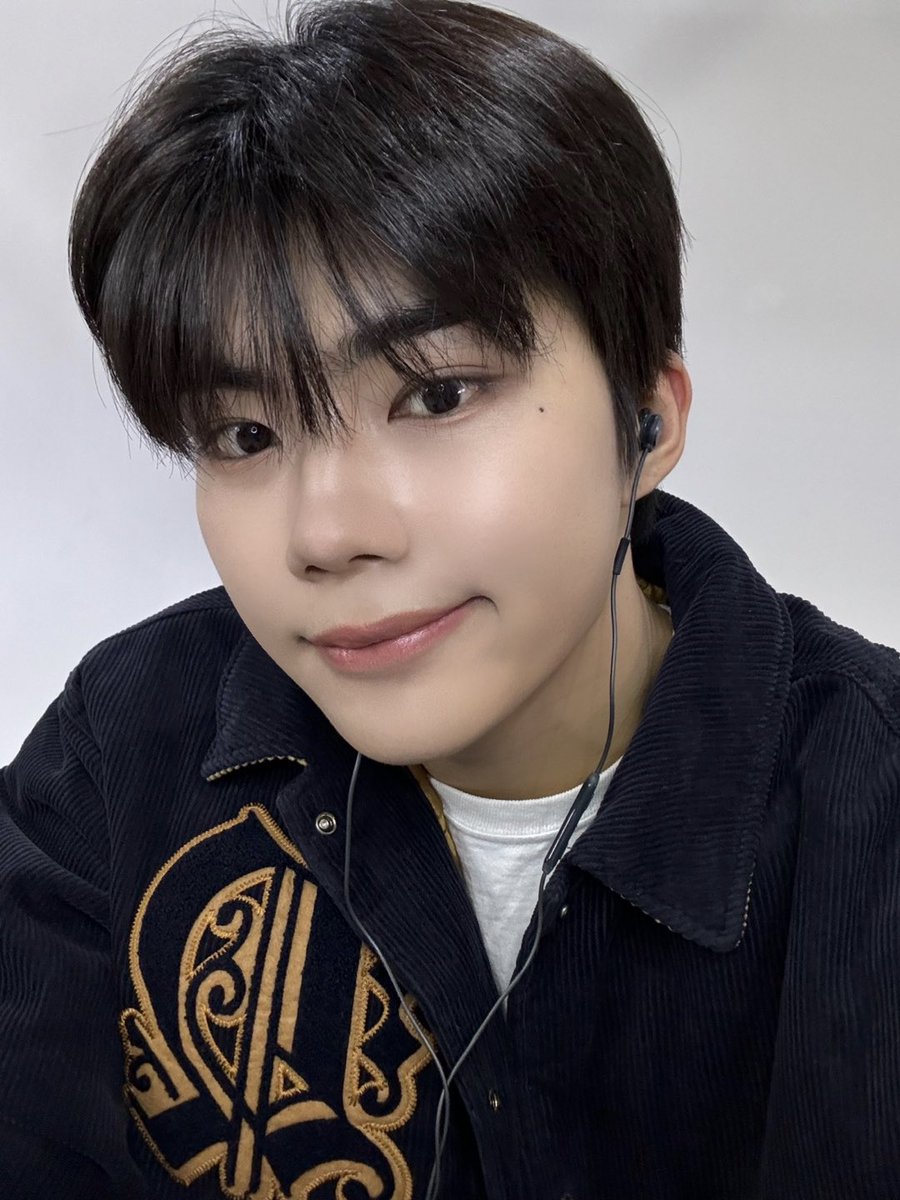 ZEROBASEONE tweet media