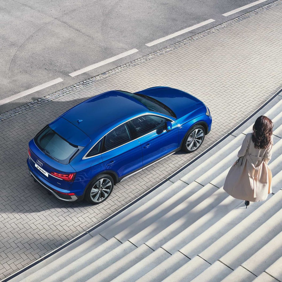 AudiKuwait's tweet photo. قم بتجربة الأناقة اليومية مع
#AudiQ5Sportback
Experience everyday elegance with the #Audi #Q5Sportback.
#Kuwait #AudiKuwait #AudiMiddleEast #AudiQ5 #Q5 #quattro https://t.co/Mt0zo18Nhe