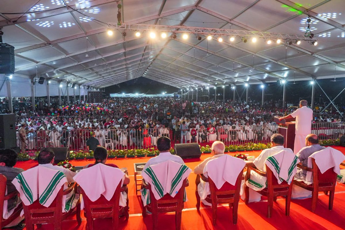 The graceful gathering of thousands at #NavaKeralaSadas in Perumbavoor, Kothamangalam, Muvattupuzha, and Thodupuzha constituencies was captivating. It empowers us to carve out a more prosperous future for the state, driven by inclusivity and harmony.