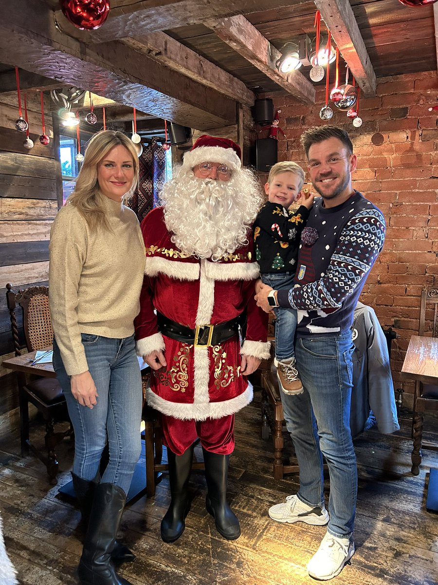 Breakfast with the big man making sure we’re on the good list <a href="/TheSwanWalton/">The Swan</a>