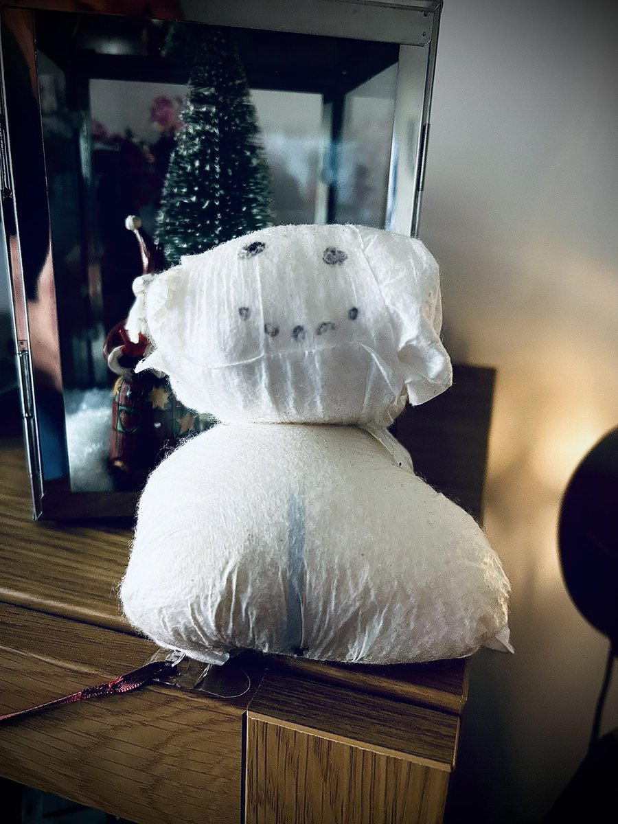 Top tip for parents. If you have a two year old and a twelve week old, you can make your own Christmas decs for free! Merry Christmas, everyone!

#upcycling #reusablenappies #jordantheecowarrior