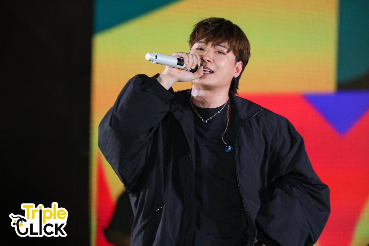 TripleclickTH's tweet photo. โชว์สุดพิเศษ จาก คริส พีรวัส GMM TV RISER ในคอนเสิร์ต #BigMountainMusicFestival2023 ที่เวที BLOCK Stage

#RISERMUSICxBMMF13 #BMMF13 
#KristPerawat https://t.co/dbK8dUefg8