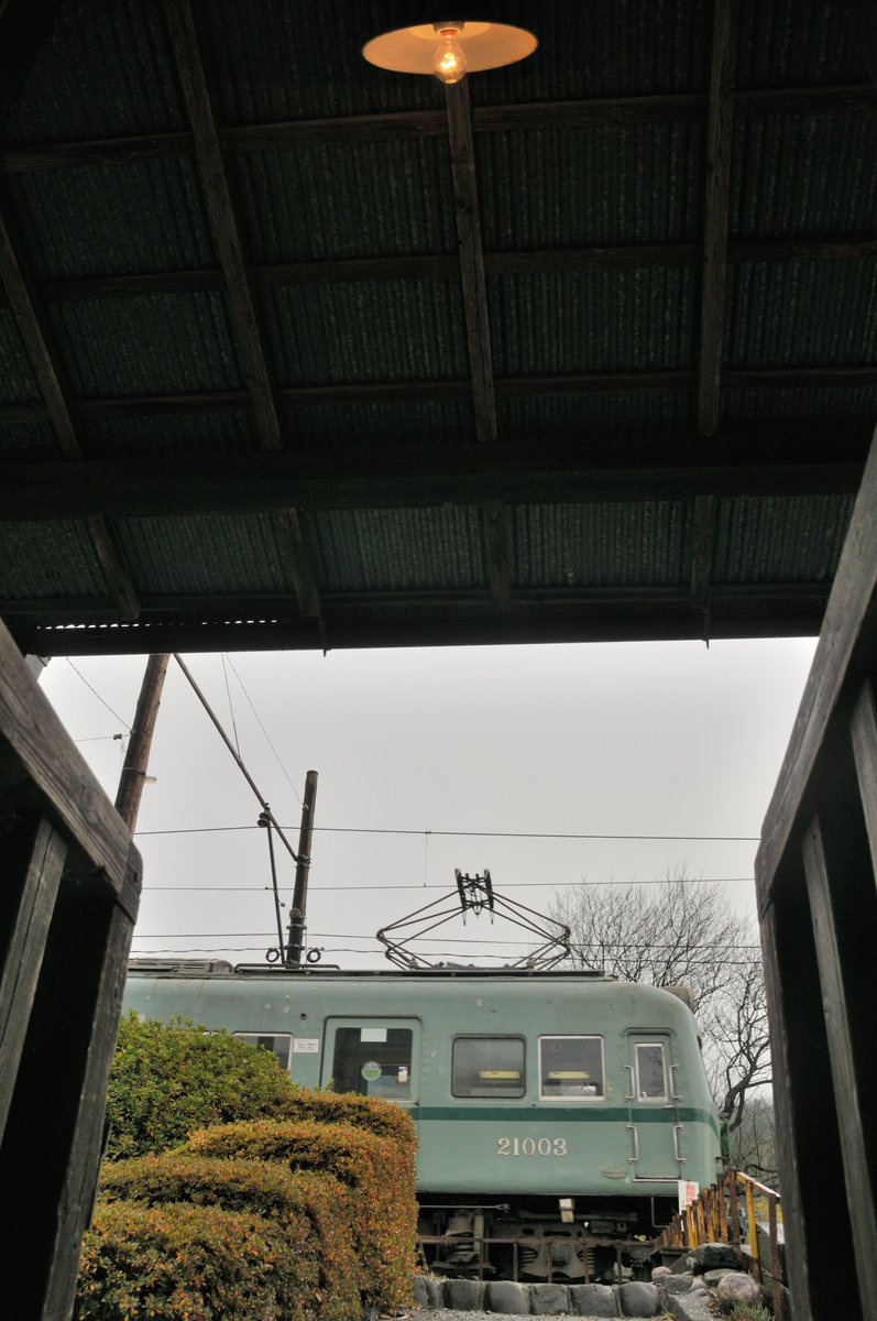 鉄路四季彩　#43

なんだかんだ言って、やはり大鐵は難しい。普通電車を撮ろうと思っても思うような画には中々なってくれない。何というか、映画のセット的な情景になってしまうと言うか、自然さが無いというか。故にまぁ、面白いのでしょうけど(笑)

2013年12月19日
#鉄路四季彩 #日常鉄 #大井川鐵道