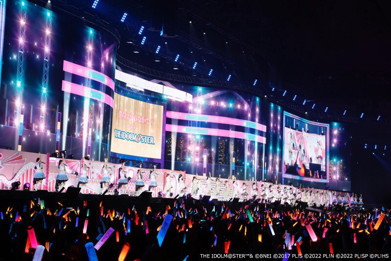 comic_natalie's tweet photo. 【ライブレポート】ラブライブ！×アイマス“最強の歌合戦”、「READY!!」「僕らは今のなかで」交換で大合唱（セットリストあり / 写真55枚）
https://t.co/w6XydXO7Qt

#lovelive #idolmaster #異次元フェス #アイラブ歌合戦 #アイラブ歌合戦_Day1 https://t.co/I9xcEzBuIv