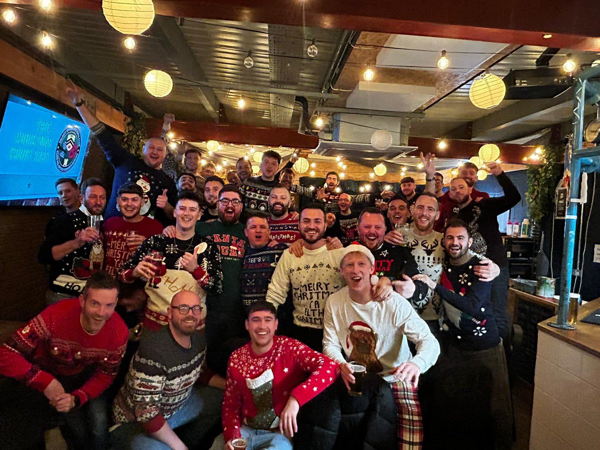 TalbotGreenFC's tweet photo. Another cracking TGFC Christmas do. Big shout out to Cokeys for hosting us. 💚 🎄 https://t.co/fTXkKrVo3Y